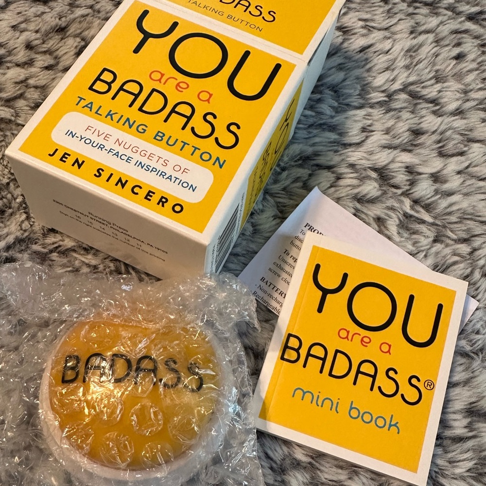 🆕 Jen Sincero You Are A Badass Talking Button & Mini Book